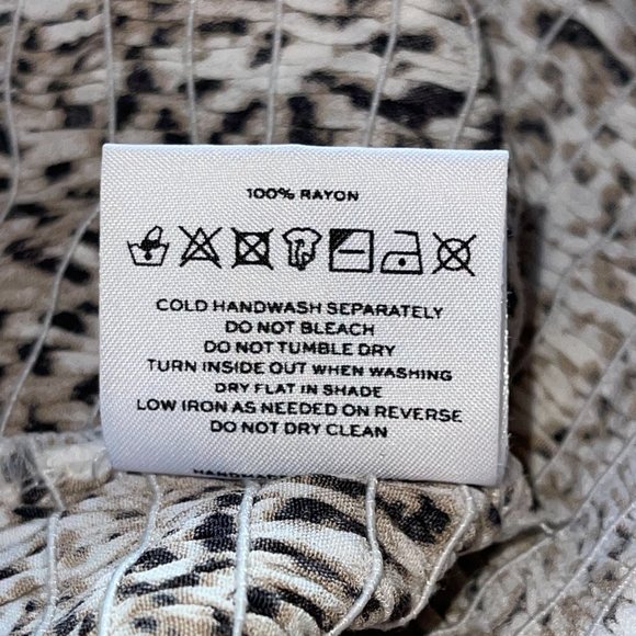 Women's Faithfull the Brand Leopard Smocked Margherita Dress Size 4‎ - Picture 9 of 9